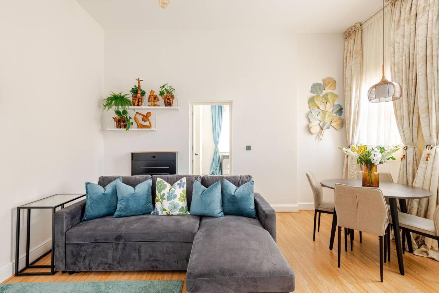 Stylish Flat In Central Location With Free Parking Суиндън Екстериор снимка